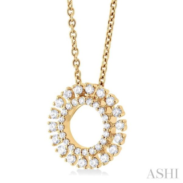 1 4 ctw Circle Round Cut Diamond Fashion Pendant With Chain in 10K Yellow Gold For Sale