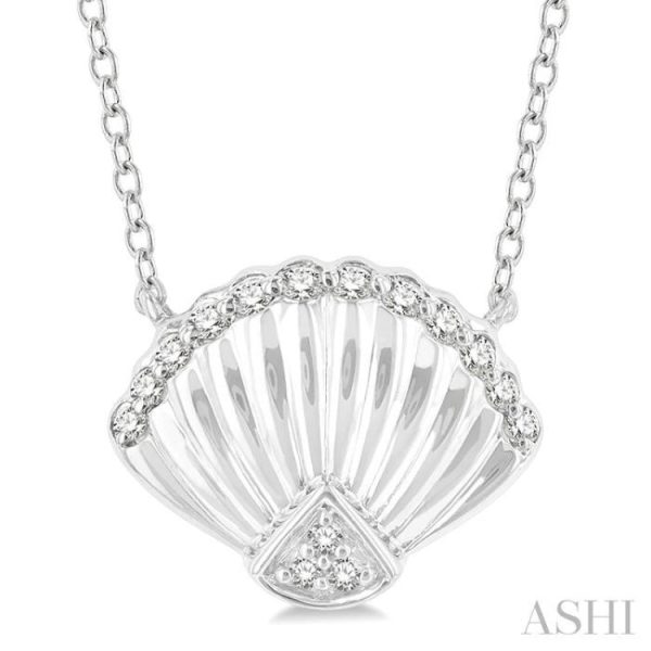 1 10 Ctw Nautical Seashell Petite Round Cut Diamond Fashion Pendant With Chain in 10K White Gold For Sale