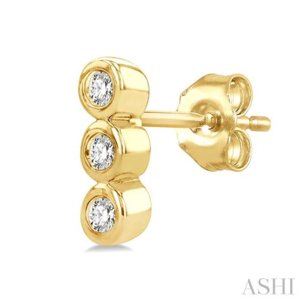 1 10 Ctw Petite Bezel Set Round Cut Diamond Fashion Stud Earring in 10K Yellow Gold For Sale