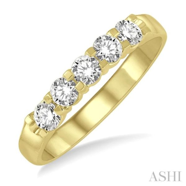 1 2 ctw 5 Stone Round Cut Diamond Wedding Band in 14K Yellow Gold Fashion