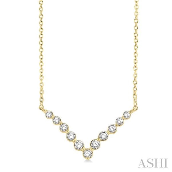 1 4 Ctw Chevron Round Cut Diamond Necklace in 14K Yellow Gold on Sale