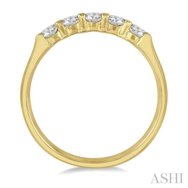 1 2 ctw 5 Stone Round Cut Diamond Wedding Band in 14K Yellow Gold Fashion