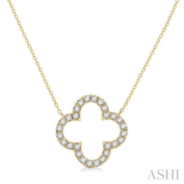 1 2 Ctw Clover Round Cut Diamond Necklace in 14K Yellow Gold Hot on Sale