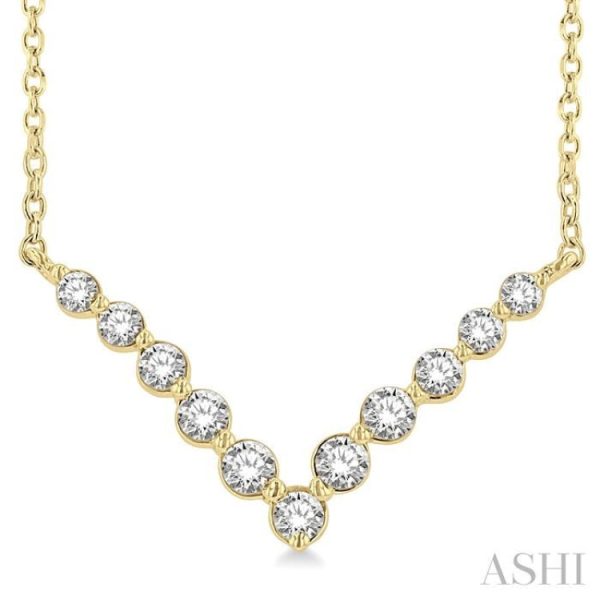 1 4 Ctw Chevron Round Cut Diamond Necklace in 14K Yellow Gold on Sale