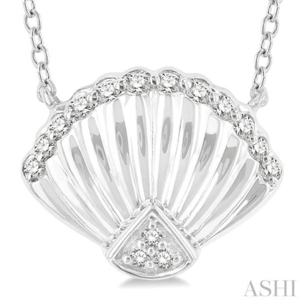 1 10 Ctw Nautical Seashell Petite Round Cut Diamond Fashion Pendant With Chain in 10K White Gold For Sale