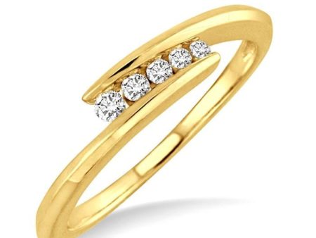 1 10 Ctw Round Cut Diamond Journey Ring in 10K Yellow Gold For Sale