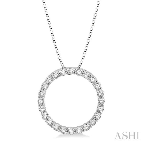 1 2 Ctw Circle of Love Round Cut Diamond Pendant With Chain in 14K White Gold For Sale