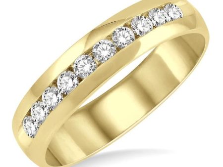 1 2 ctw Niched Center Round Cut Diamond Men s Wedding Band in 14K Yellow Gold For Sale